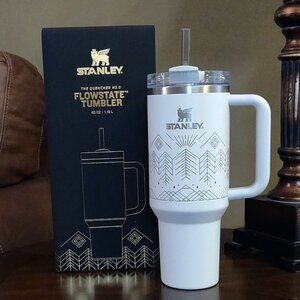 Stanley Winterscape Quencher H2.0 Flowstate 40 oz NEW IN BOX Pale Stone